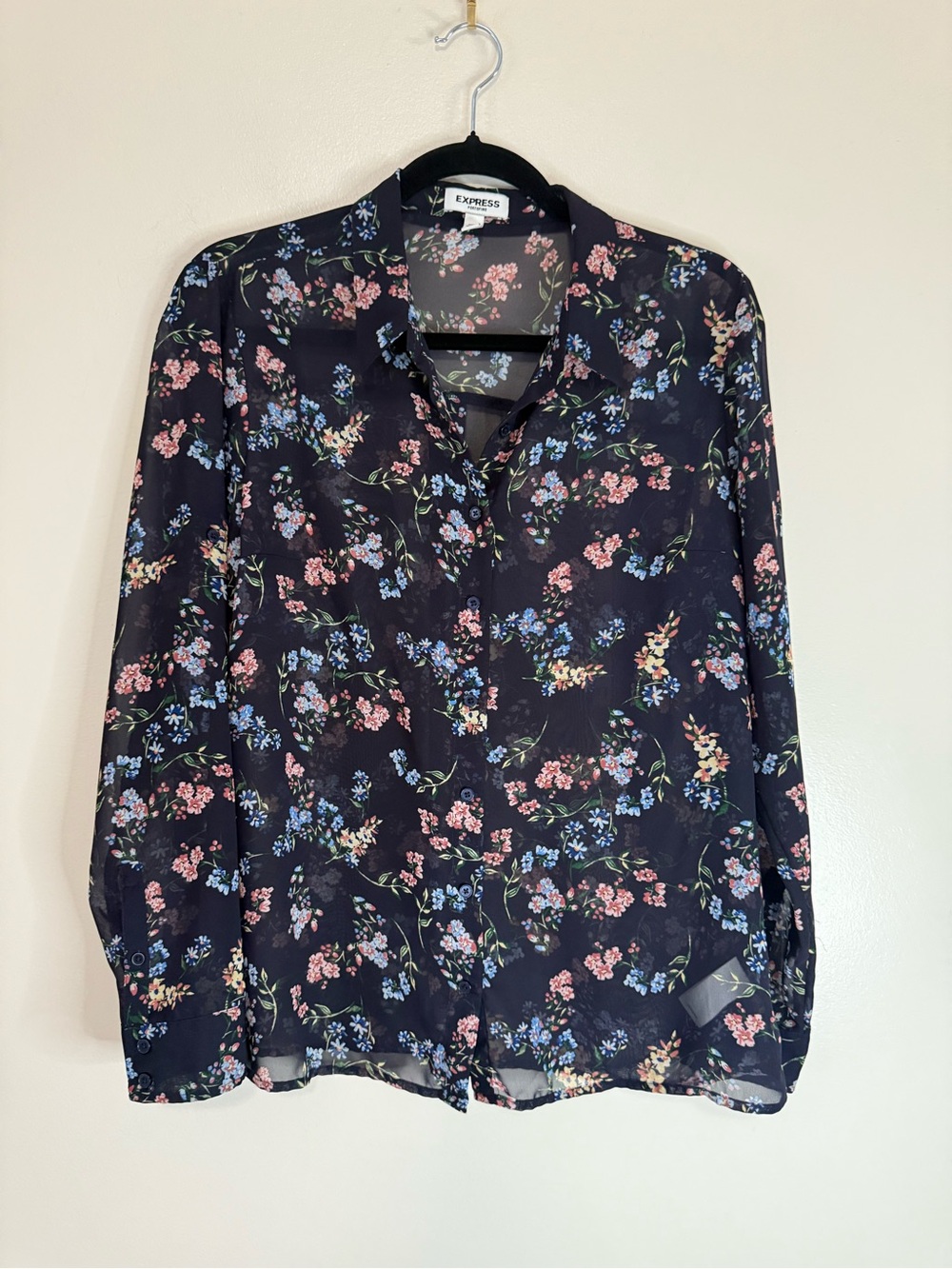 Express porofino Women's Navy Floral Button-Down Blouse size large
